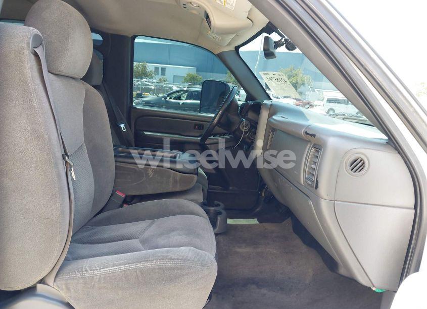 Photo 5 of 2005 Chevrolet Silverado 2500HD LS (VIN 1GCHK23U35F803784)