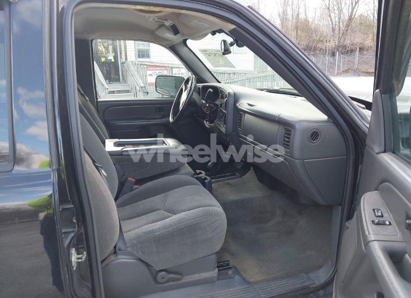 Photo 5 of 2005 Chevrolet Silverado 2500HD LS (VIN 1GCHK23U35F826160)