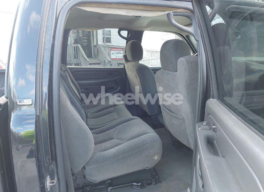 Photo 8 of 2005 Chevrolet Silverado 2500HD LS (VIN 1GCHK23U35F826160)