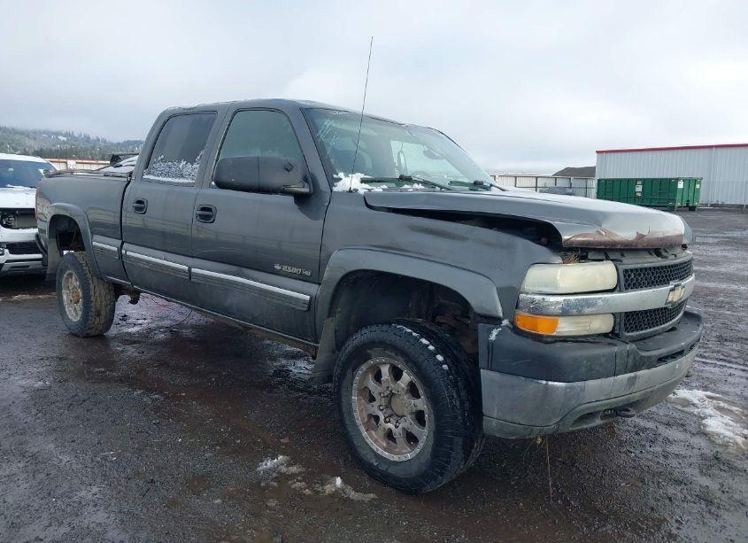 2002 Chevrolet Silverado 2500HD LS (VIN 1GCHK23U42F222628) main photo