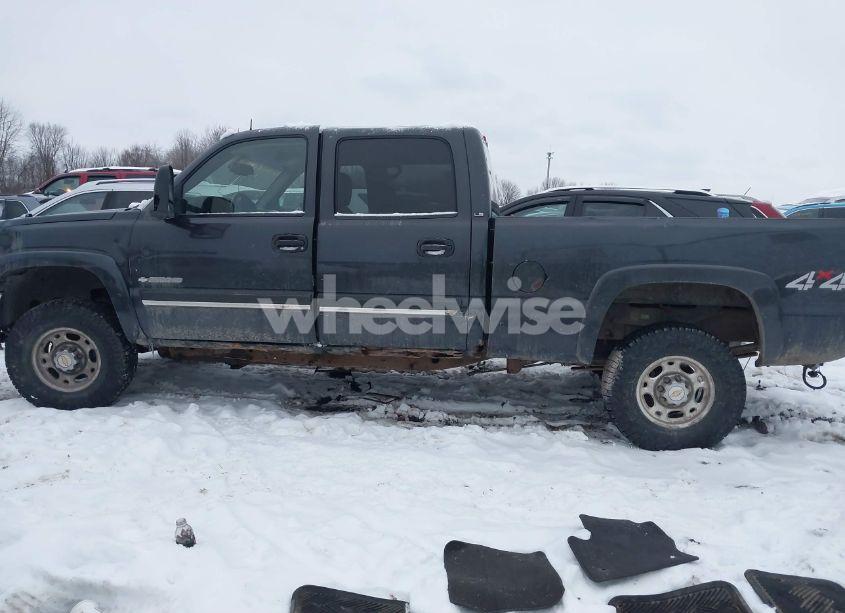 Photo 3 of 2003 Chevrolet Silverado 2500HD LS (VIN 1GCHK23U43F186277)