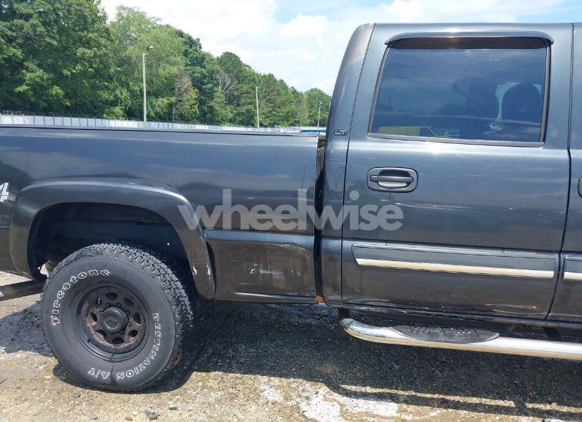 Photo 6 of 2004 Chevrolet Silverado 2500HD LT (VIN 1GCHK23U44F177791)