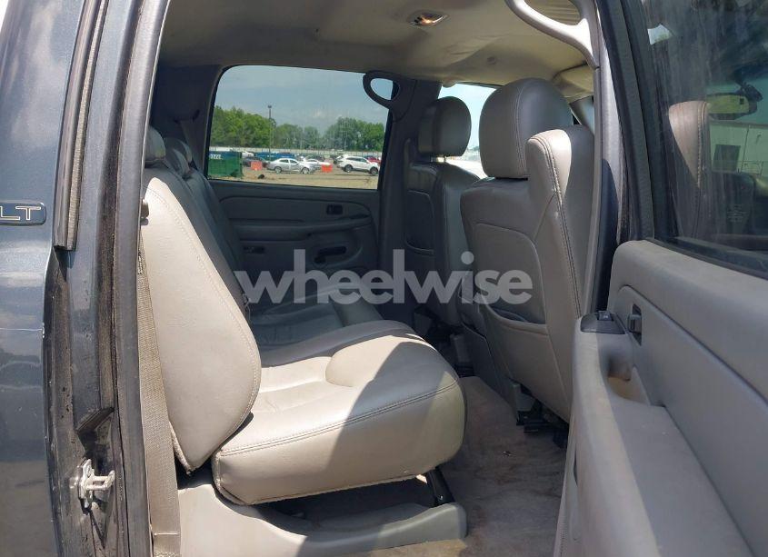 Photo 8 of 2004 Chevrolet Silverado 2500HD LT (VIN 1GCHK23U44F177791)