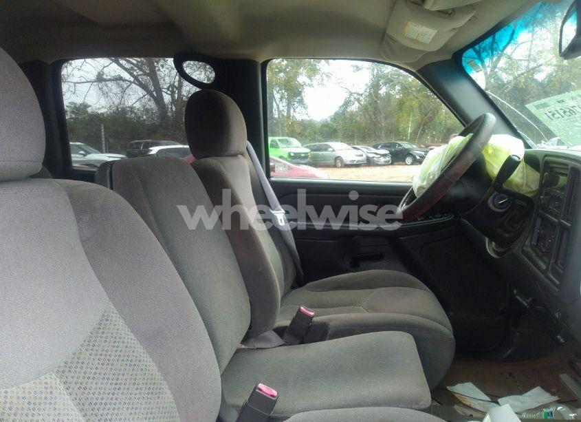 Photo 5 of 2006 Chevrolet Silverado 2500HD LT1 (VIN 1GCHK23U46F165286)