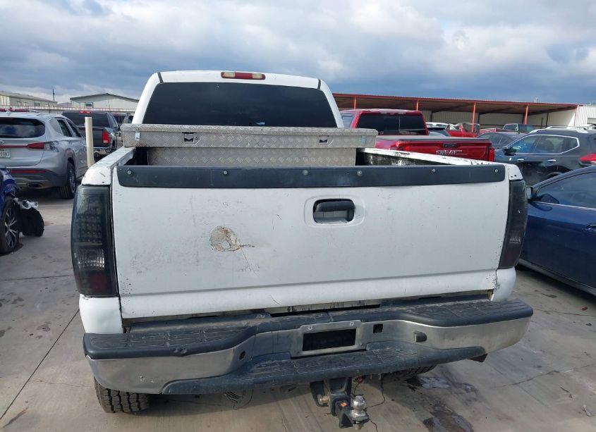 Photo 16 of 2003 Chevrolet Silverado 2500HD (VIN 1GCHK23U53F101835)