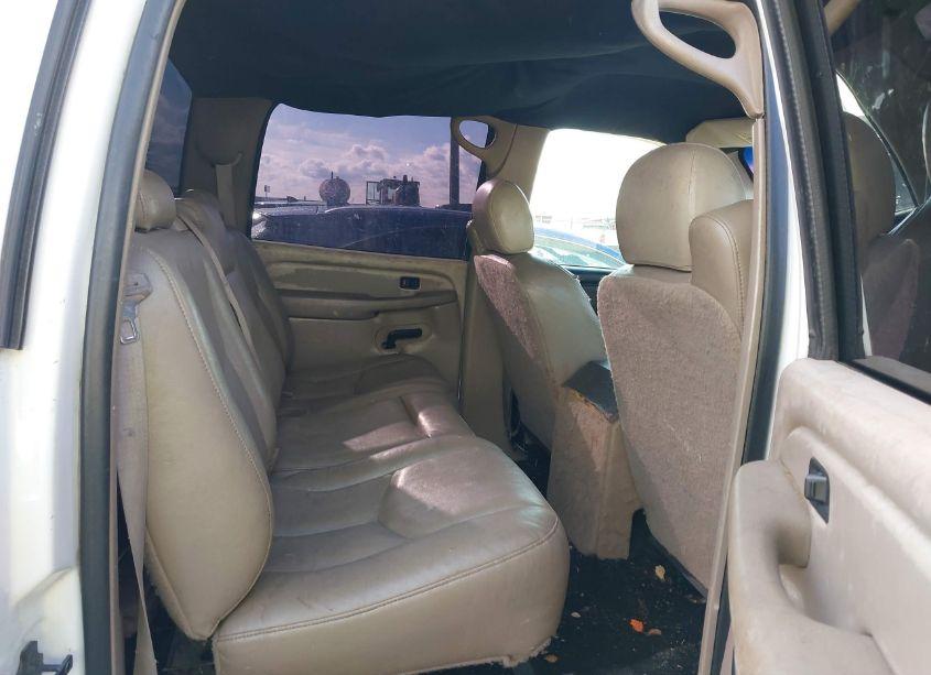 Photo 8 of 2003 Chevrolet Silverado 2500HD (VIN 1GCHK23U53F101835)