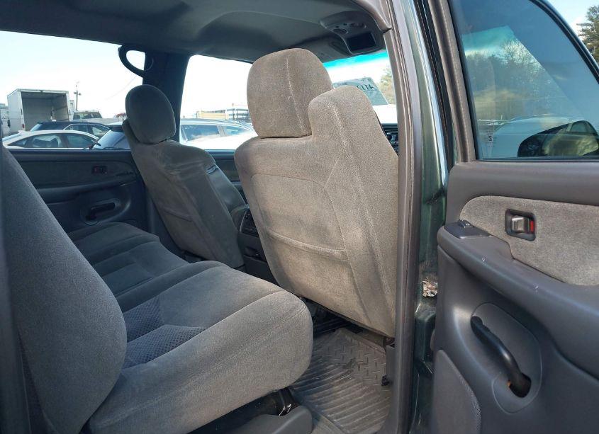 Photo 3 of 2003 Chevrolet Silverado 2500HD LS (VIN 1GCHK23U53F246504)