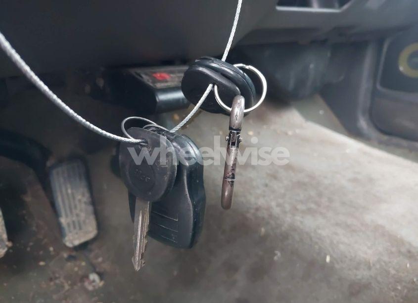 Photo 11 of 2004 Chevrolet Silverado 2500HD LS/LT/WORK TRUCK (VIN 1GCHK23U54F136179)