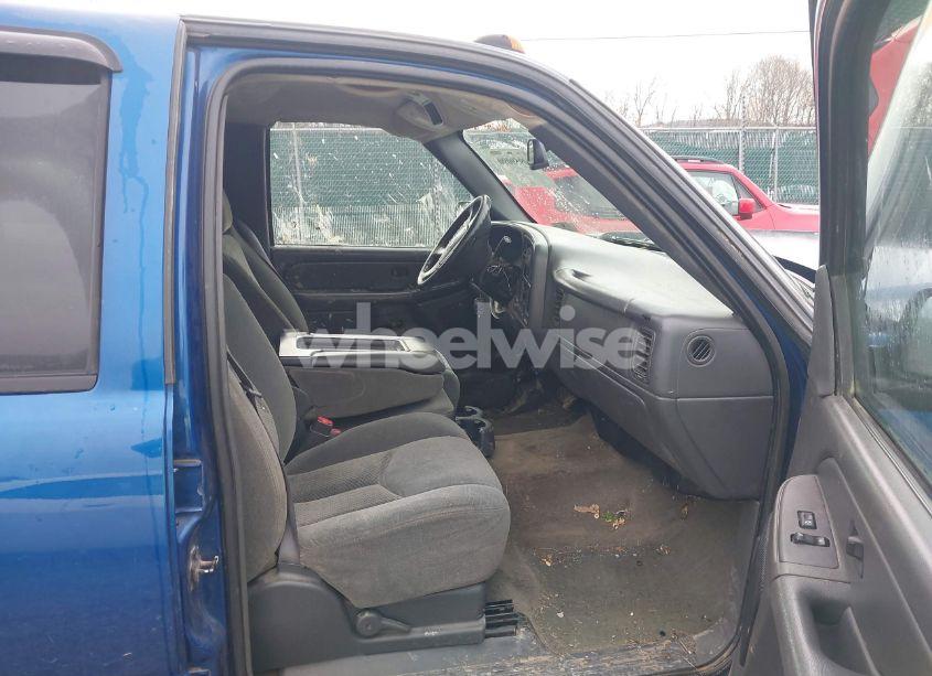 Photo 5 of 2004 Chevrolet Silverado 2500HD LS/LT/WORK TRUCK (VIN 1GCHK23U54F136179)