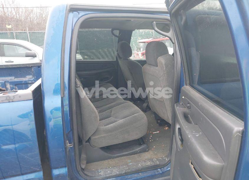 Photo 8 of 2004 Chevrolet Silverado 2500HD LS/LT/WORK TRUCK (VIN 1GCHK23U54F136179)