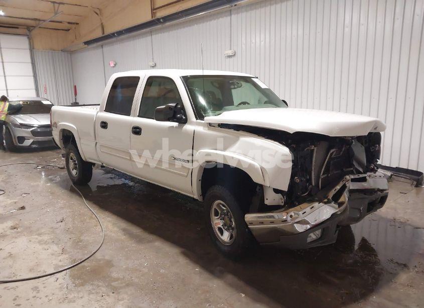 2005 Chevrolet Silverado 2500HD LS (VIN 1GCHK23U55F899336) main photo