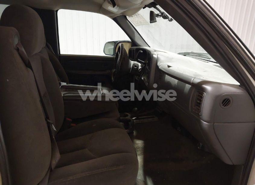 Photo 5 of 2005 Chevrolet Silverado 2500HD LS (VIN 1GCHK23U55F899336)