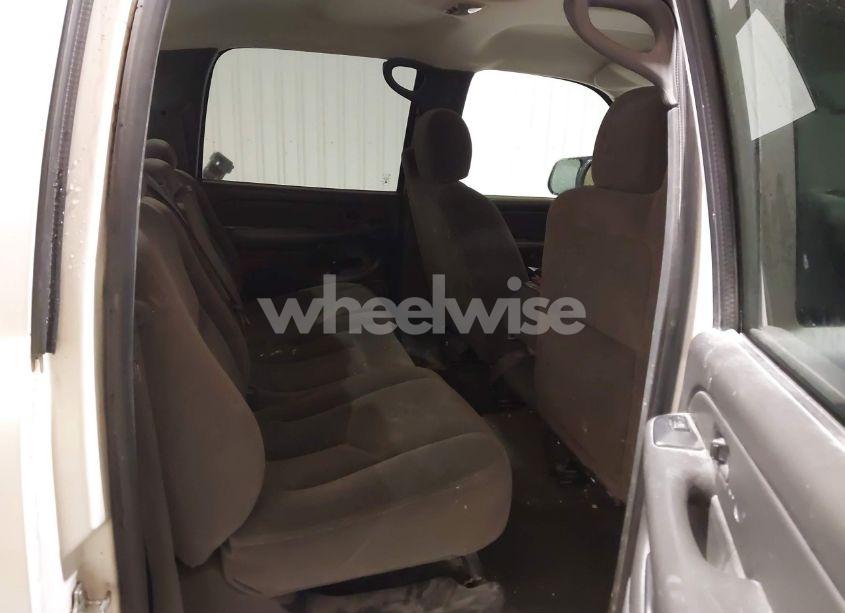 Photo 8 of 2005 Chevrolet Silverado 2500HD LS (VIN 1GCHK23U55F899336)