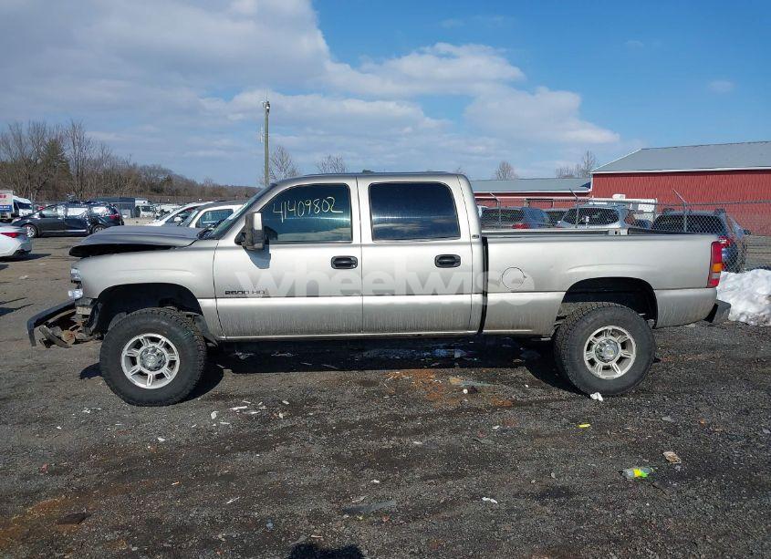 Photo 14 of 2002 Chevrolet Silverado 2500HD LS (VIN 1GCHK23U62F133501)