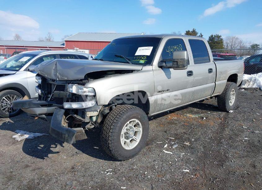 Photo 2 of 2002 Chevrolet Silverado 2500HD LS (VIN 1GCHK23U62F133501)