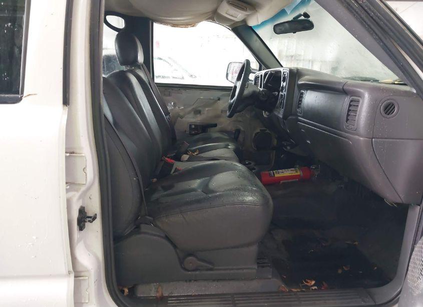 Photo 5 of 2003 Chevrolet Silverado 2500HD (VIN 1GCHK23U73F107491)