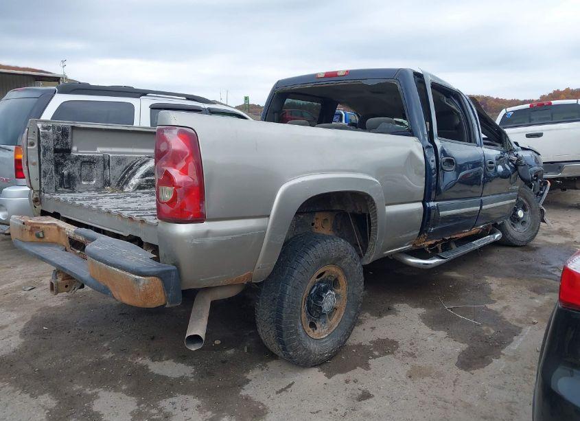 Photo 4 of 2005 Chevrolet Silverado 2500HD LS (VIN 1GCHK23U75F918937)