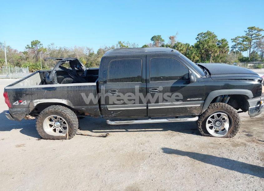 Photo 13 of 2004 Chevrolet Silverado 2500HD LT (VIN 1GCHK23U84F116654)