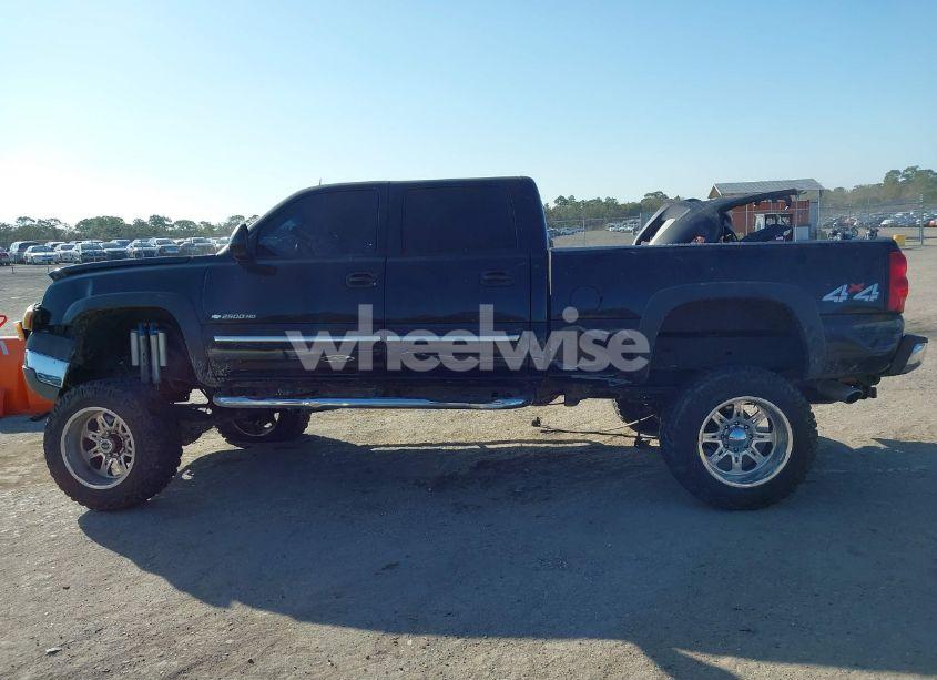 Photo 14 of 2004 Chevrolet Silverado 2500HD LT (VIN 1GCHK23U84F116654)