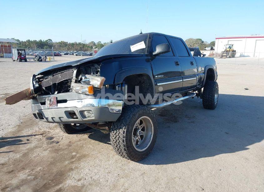 Photo 2 of 2004 Chevrolet Silverado 2500HD LT (VIN 1GCHK23U84F116654)
