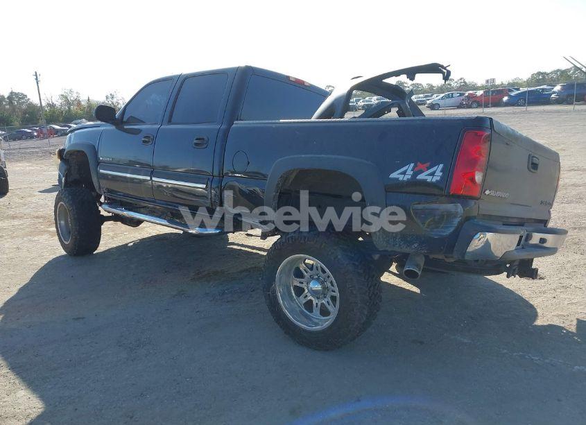 Photo 3 of 2004 Chevrolet Silverado 2500HD LT (VIN 1GCHK23U84F116654)