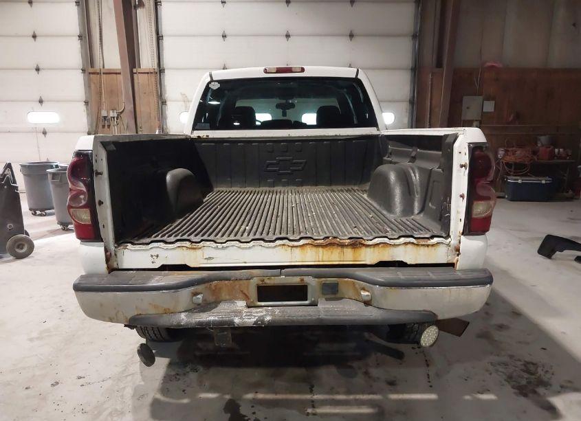 Photo 17 of 2004 Chevrolet Silverado 2500HD LS (VIN 1GCHK23U84F255523)