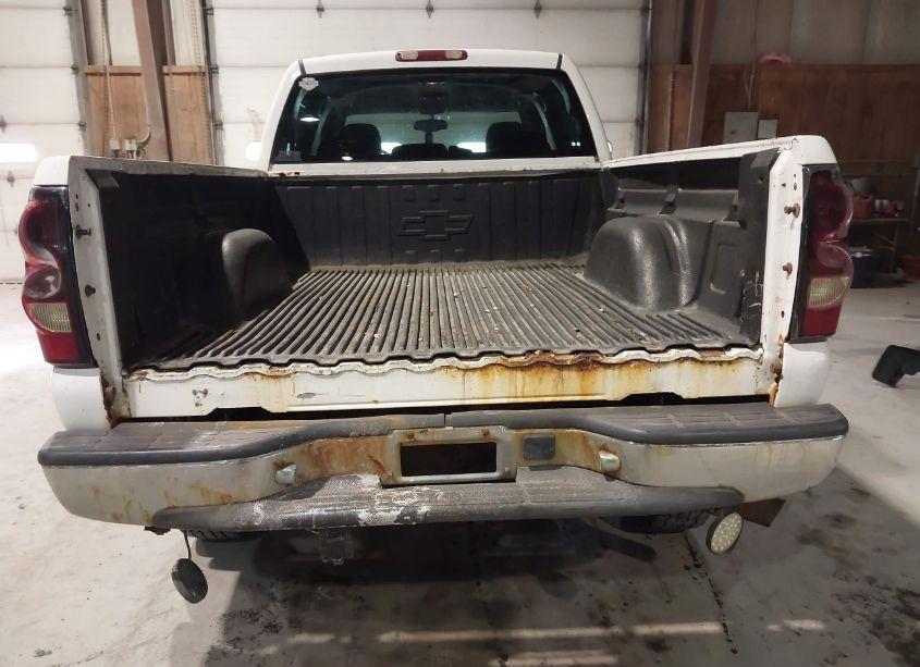 Photo 18 of 2004 Chevrolet Silverado 2500HD LS (VIN 1GCHK23U84F255523)