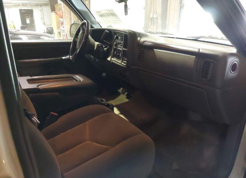 Photo 5 of 2004 Chevrolet Silverado 2500HD LS (VIN 1GCHK23U84F255523)