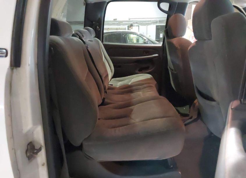 Photo 8 of 2004 Chevrolet Silverado 2500HD LS (VIN 1GCHK23U84F255523)