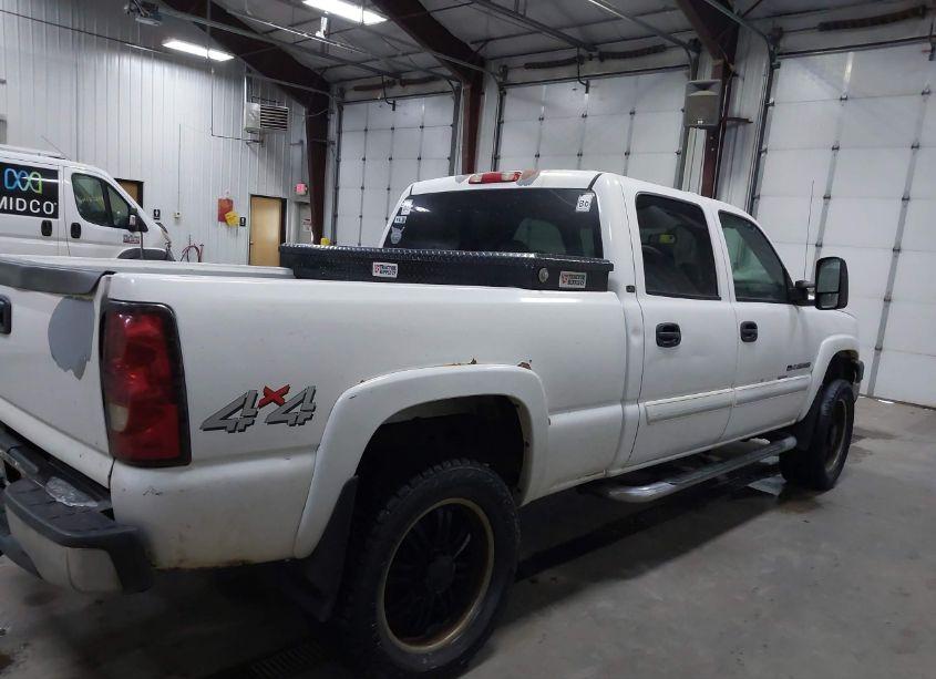 Photo 13 of 2006 Chevrolet Silverado 2500HD LT1 (VIN 1GCHK23U86F182141)