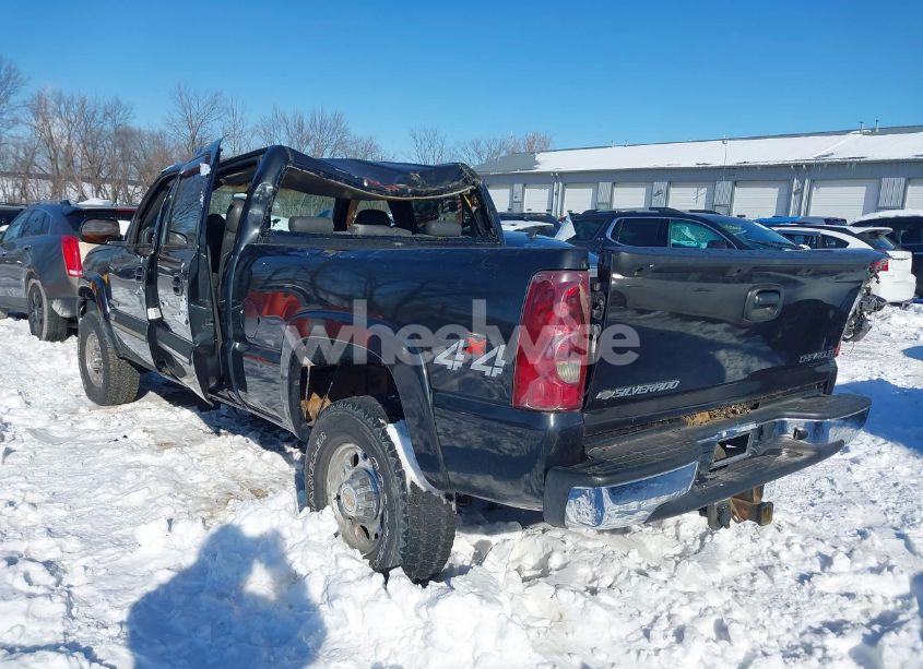 Photo 3 of 2003 Chevrolet Silverado 2500HD LT (VIN 1GCHK23U93F131856)