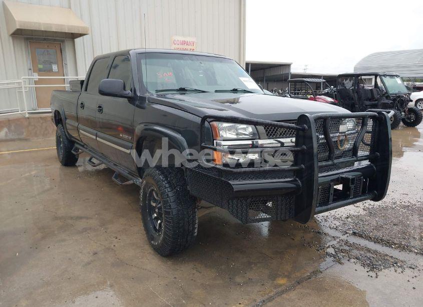 2004 Chevrolet Silverado 2500HD LS (VIN 1GCHK23U94F257846) main photo