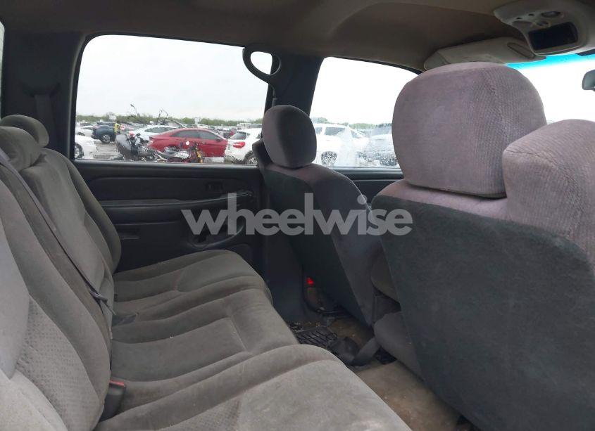 Photo 8 of 2004 Chevrolet Silverado 2500HD LS (VIN 1GCHK23U94F257846)