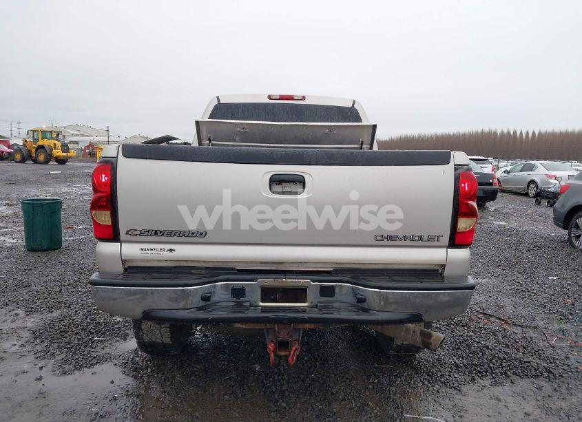 Photo 16 of 2005 Chevrolet Silverado 2500HD LS (VIN 1GCHK23U95F824896)