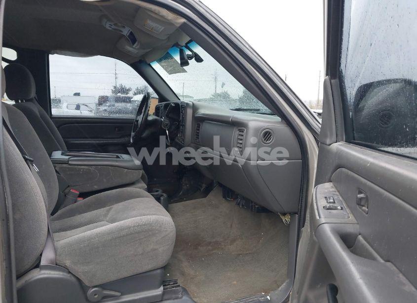 Photo 5 of 2005 Chevrolet Silverado 2500HD LS (VIN 1GCHK23U95F824896)