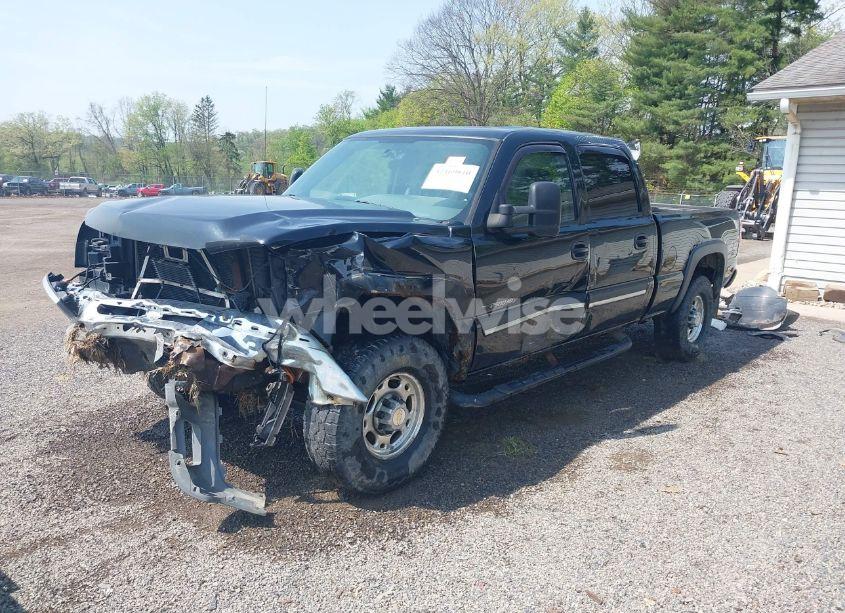 Photo 2 of 2005 Chevrolet Silverado 2500HD LS (VIN 1GCHK23UX5F857938)