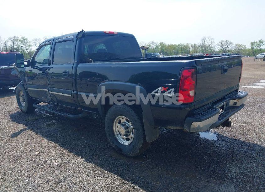 Photo 3 of 2005 Chevrolet Silverado 2500HD LS (VIN 1GCHK23UX5F857938)