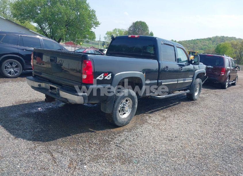 Photo 4 of 2005 Chevrolet Silverado 2500HD LS (VIN 1GCHK23UX5F857938)