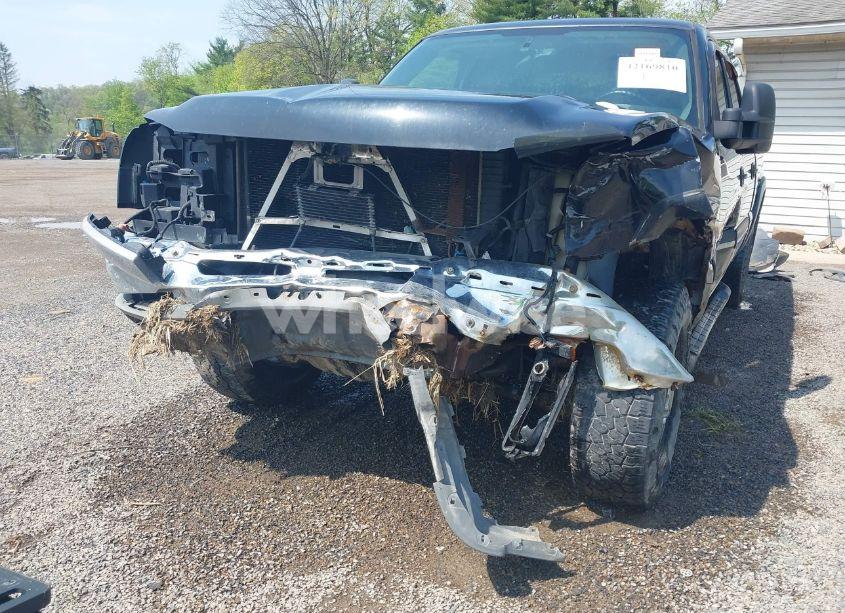 Photo 6 of 2005 Chevrolet Silverado 2500HD LS (VIN 1GCHK23UX5F857938)