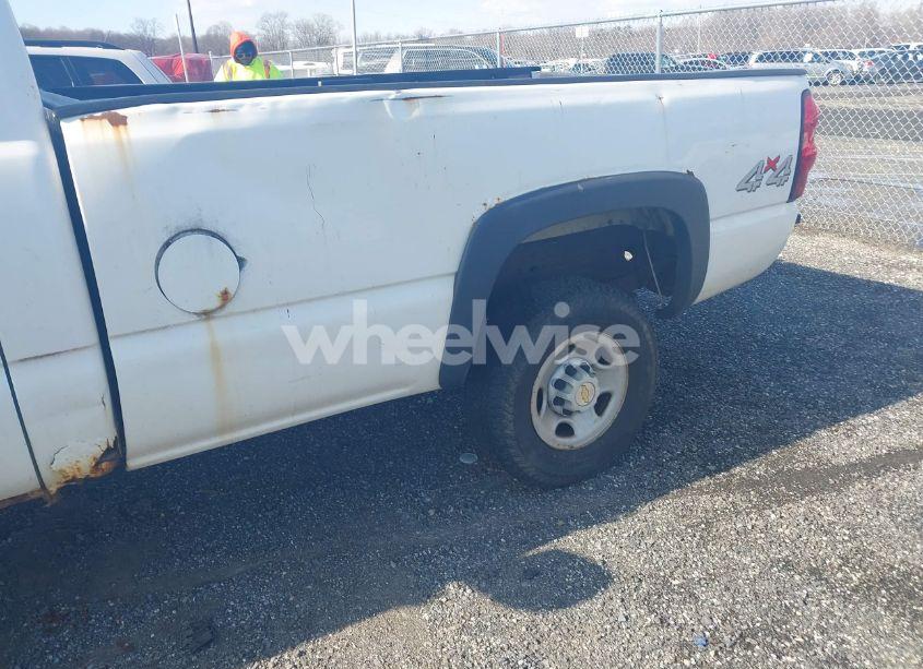 Photo 6 of 2005 Chevrolet Silverado 2500HD WORK TRUCK (VIN 1GCHK24U05E120428)