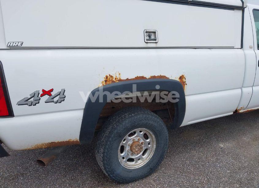 Photo 15 of 2005 Chevrolet Silverado 2500HD WORK TRUCK (VIN 1GCHK24U25E283372)