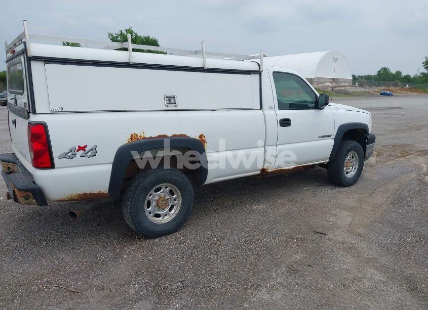 Photo 4 of 2005 Chevrolet Silverado 2500HD WORK TRUCK (VIN 1GCHK24U25E283372)