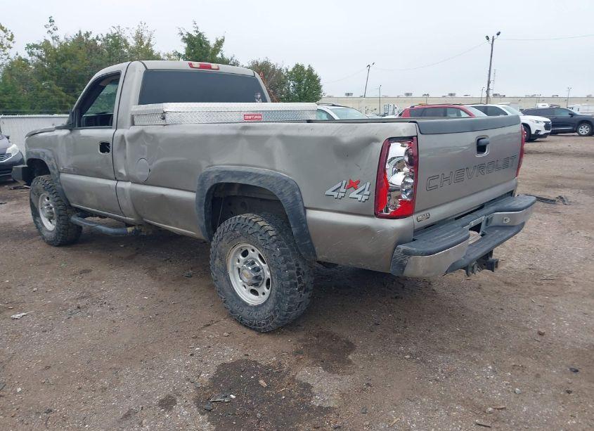 Photo 3 of 2003 Chevrolet Silverado 2500HD WORK TRUCK (VIN 1GCHK24U33E363776)