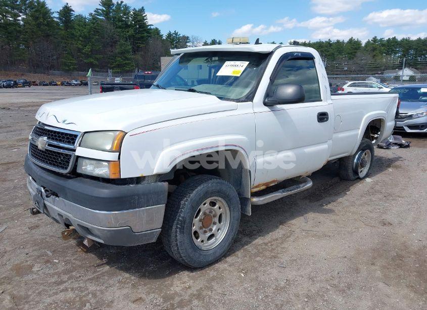 Photo 2 of 2006 Chevrolet Silverado 2500HD LT1 (VIN 1GCHK24U36E100921)