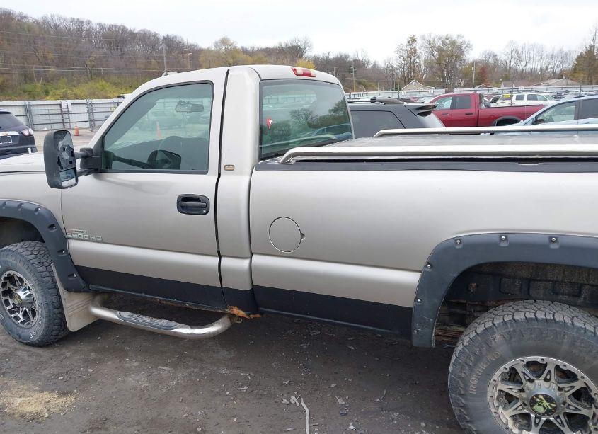 Photo 14 of 2005 Chevrolet Silverado 2500HD WORK TRUCK (VIN 1GCHK24U65E156477)