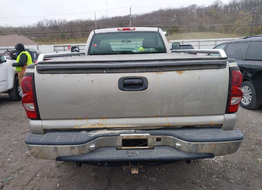 Photo 16 of 2005 Chevrolet Silverado 2500HD WORK TRUCK (VIN 1GCHK24U65E156477)