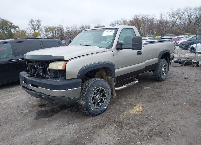 Photo 2 of 2005 Chevrolet Silverado 2500HD WORK TRUCK (VIN 1GCHK24U65E156477)