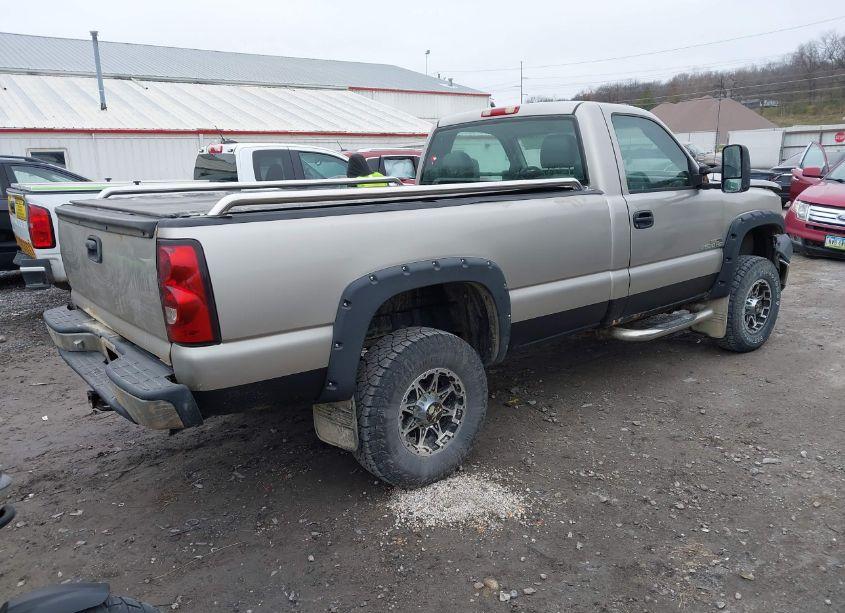 Photo 4 of 2005 Chevrolet Silverado 2500HD WORK TRUCK (VIN 1GCHK24U65E156477)
