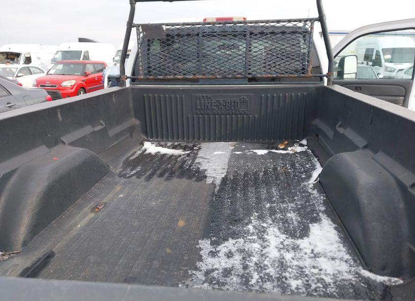 Photo 8 of 2006 Chevrolet Silverado 2500HD WORK TRUCK (VIN 1GCHK24U76E177274)