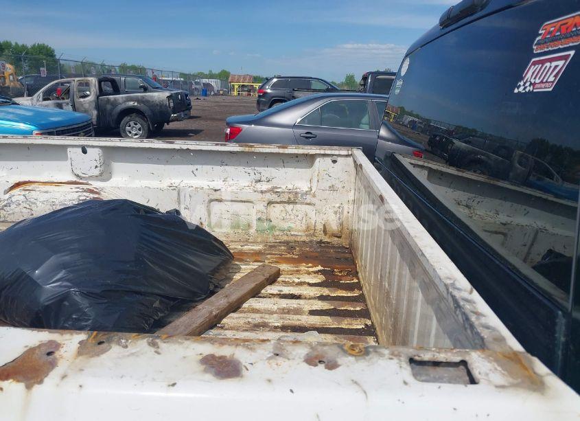 Photo 8 of 2006 Chevrolet Silverado 2500HD WORK TRUCK (VIN 1GCHK24U86E127323)